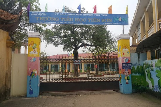 Điều chuyển thầy giáo "sờ mông, sờ đùi" học sinh