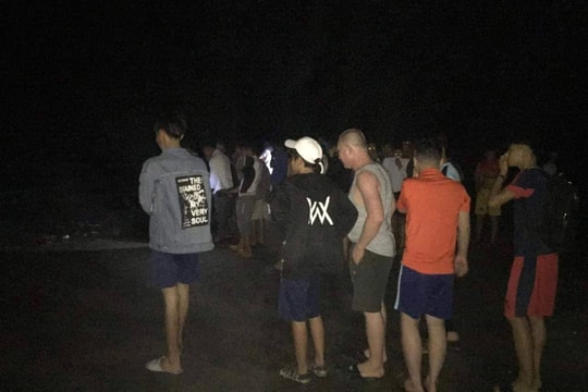 Phát hiện 2 thi thể phụ nữ quấn chặt dây thừng trôi dạt vào bờ biển