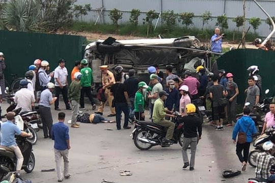 Đứng tim với khoảnh khắc Mercedes vượt đèn đỏ, gây tai nạn liên hoàn ở gầm cầu Mai Dịch