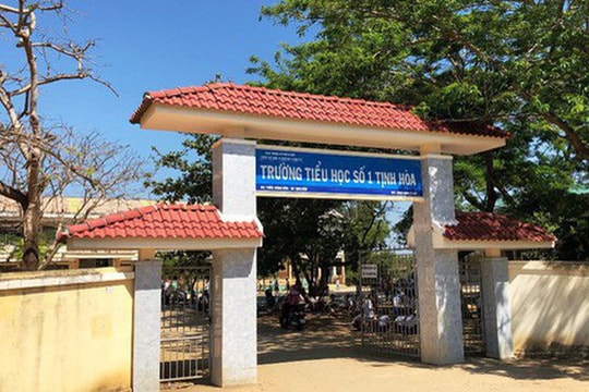 Chó thả rông xông vào trường cắn 6 học sinh tiểu học