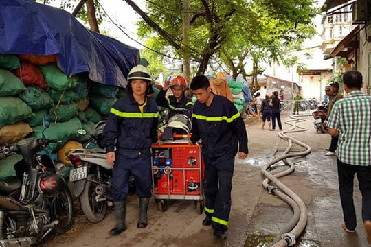 Cháy lớn tại nhà xưởng ở Hà Nội, 8 người chết và mất tích