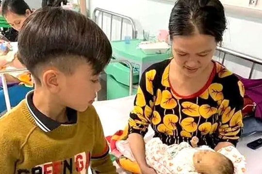 Em trai cậu bé đạp xe hơn 100km xuống Hà Nội thặm đã qua đời