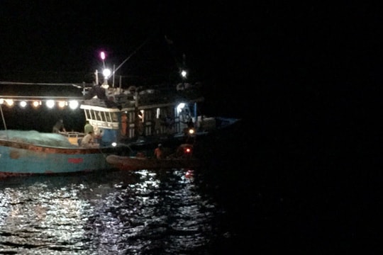 7 ngư dân gặp nạn trên tàu cá cạn kiệt lương thực, thông tin liên lạc hỏng