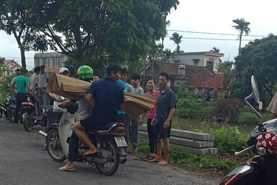 Bé trai 7 tuổi đi xe đạp ngã xuống sông tử vong thương tâm