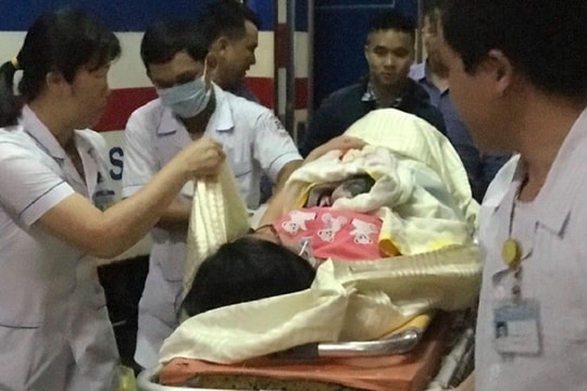 Một bé gái được hạ sinh trên tàu SE4 đúng dịp nghỉ lễ 30/4