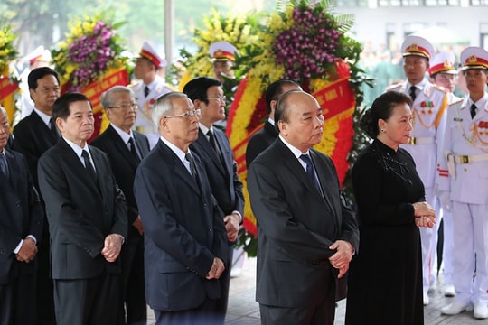 Tổng Bí thư, Chủ tịch nước Nguyễn Phú Trọng gửi vòng hoa viếng Đại tướng Lê Đức Anh