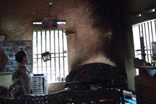 Con gái nghiện cờ bạc tưới xăng thiêu sống mẹ ruột trong đêm