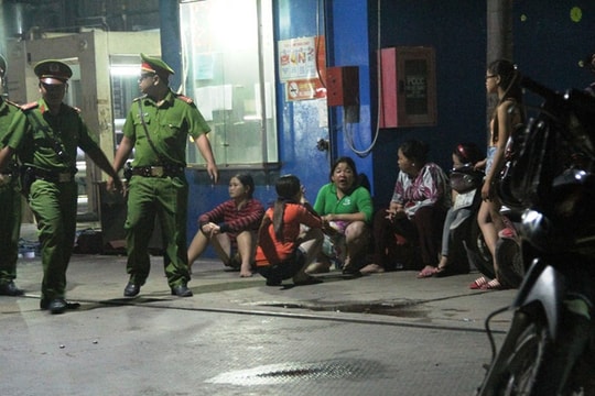 Nam công nhân tử vong khi làm vệ sinh trong lồng máy sấy