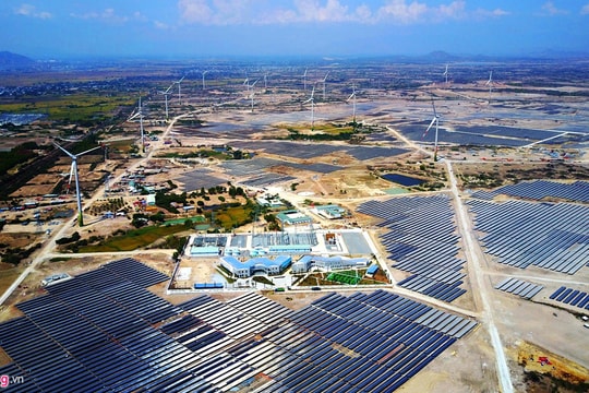 Ảnh: Ngắm nhìn "cánh đồng điện" lớn nhất Việt Nam