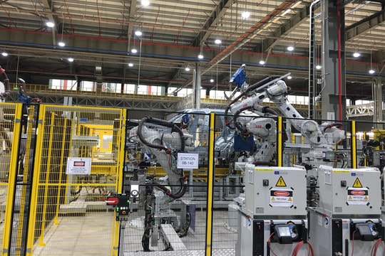 Bên trong nhà máy sản xuất thân vỏ ô tô hiện đại của VinFast