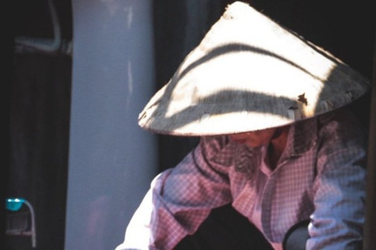 Nghẹn ngào với dòng tâm sự của cha già gửi con gái lấy chồng xa