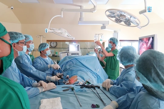 Em trai hiến thận giành lại sự sống cho chị