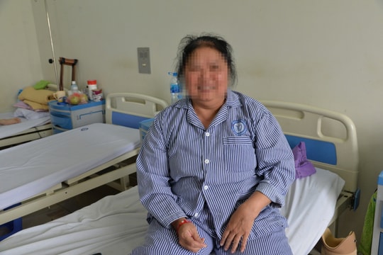 Tự điều trị bằng thuốc vì sợ mổ, nữ bệnh nhân 56 tuổi suýt mất mạng