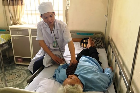 Giành lại mạng sống cho cụ bà 96 tuổi bằng phương pháp cấy máy tạo nhịp tim vĩnh viễn