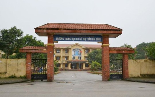 Bé trai 11 tuổi tử vong trong khi tắm ở bể bơi trường cấp 2