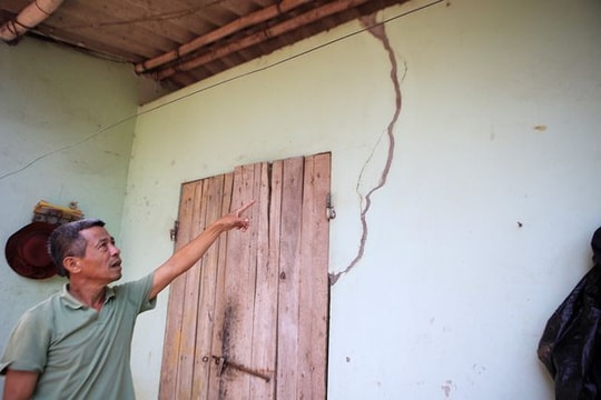 Ảnh: Người dân "kêu trời" vì nhà nứt vỡ, đường bụi mù do xe "hổ vồ" hoạt động ngày đêm