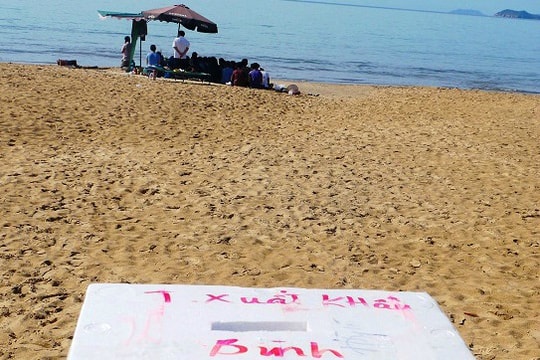 Người dân quyên góp để hỗ trợ tìm kiếm sinh viên nghèo mất tích trên biển