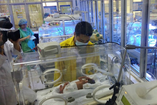 Sức khỏe của bé Bình An - con trai sản phụ mắc ung thư giai đoạn cuối