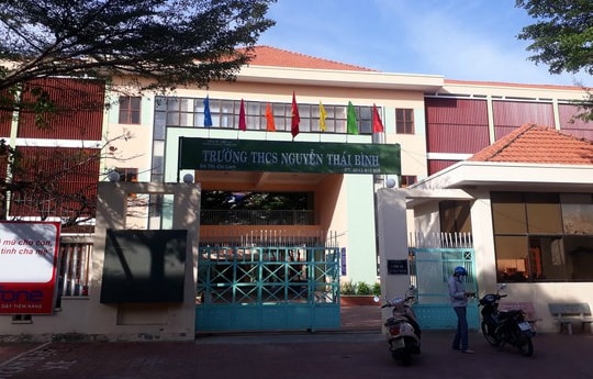 Thẩm định bài kiểm tra vụ 42/43 em một lớp có giấy khen học sinh giỏi