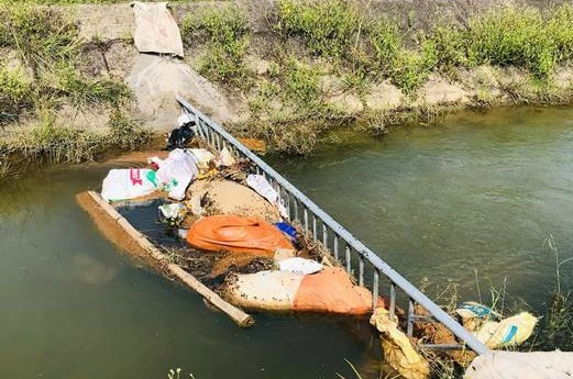 Hà Tĩnh: Hàng chục xác lợn nhiễm dịch tả Châu Phi trôi trên kênh