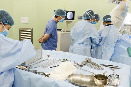 Lần đầu tiên Việt Nam mổ thành công ca bệnh đa gãy xương bằng kỹ thuật mới