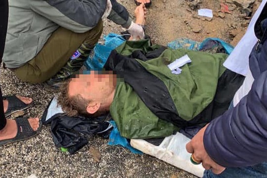 Hà Giang: Sạt lở đất đá, 1 du khách nước ngoài trọng thương