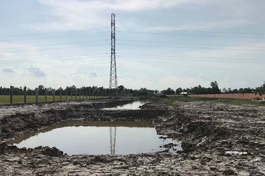 3 cháu bé đuối nước thương tâm trong ao nhà bí thư xã