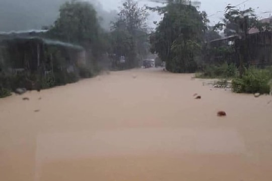 Thi thể bé gái hơn 1 tuổi trôi trên sông Mã được bàn giao cho gia đình an táng