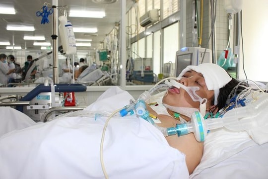 Chạy đua với “tử thần” cứu thai nhi nguy kịch trong bụng người mẹ hôn mê sâu