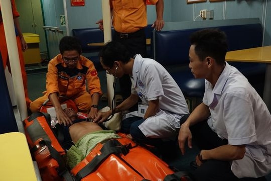 Cứu sống thuyền viên bị tai biến mạch máu não nguy kịch trên vùng biển quần đảo Hoàng Sa