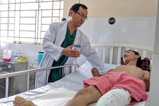 2 công nhân bị cắt tứ chi do bị bỏng điện