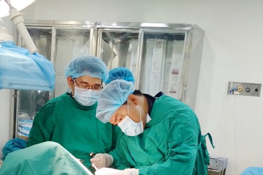 Cứu sống bệnh nhân cao tuổi bị viêm ruột thừa trên nền rối loạn nhịp tim nặng