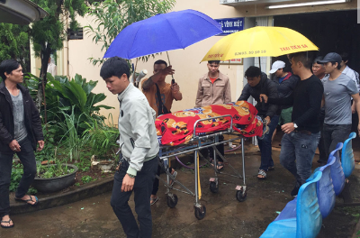 Nổ súng kinh hoàng ở chợ đêm, 3 người thương vong