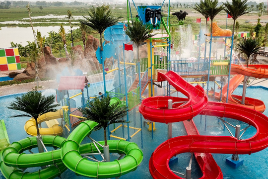 Ảnh: Công viên nước lớn nhất Thủ đô mở cửa trở lại sau vụ bé trai đuối nước