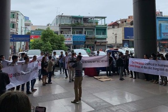 Big C bất ngờ dừng nhập hàng may mặc Việt Nam, doanh nghiệp cần làm gì?