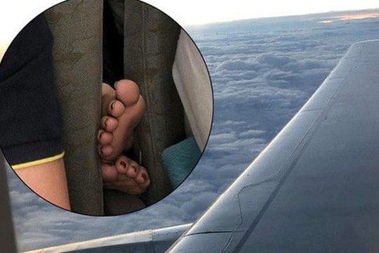 Hành động "kém duyên" của nữ hành khách trên máy bay khiến dân mạng ngao ngán