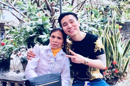 Ảnh: Vẻ khắc khổ của mẹ Châu Việt Cường trước khi bị tàu hỏa đâm tử vong