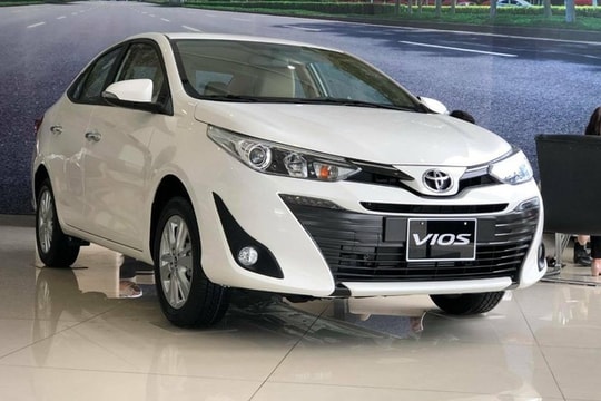 Tháng "cô hồn", ô tô ồ ạt giảm giá để kích cầu