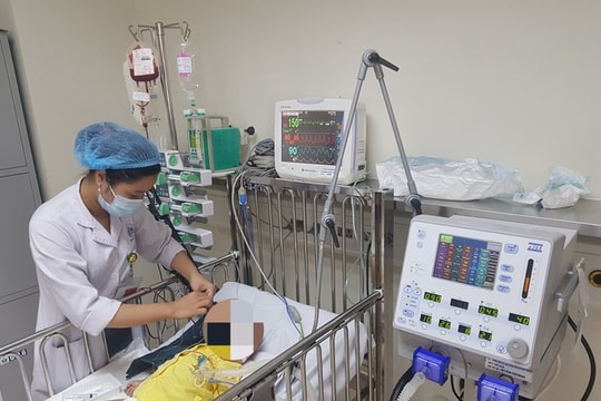 Vụ cô giáo đốt cồn dạy chống cháy nổ: 3 trẻ mầm non bỏng nặng vẫn nguy kịch