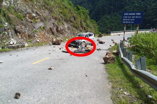 Đứng tim hình ảnh xe Honda CR-V bị đá lở rơi trúng vỡ toang đầu