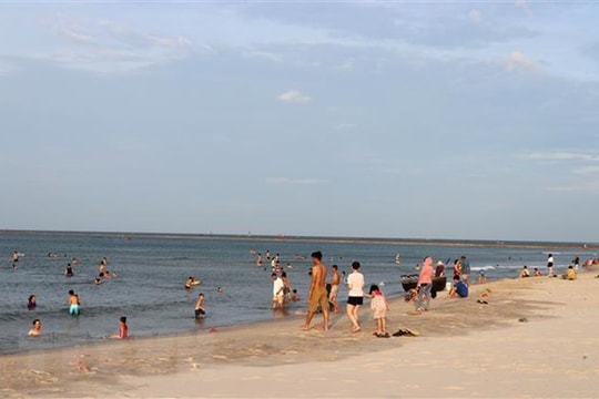 Đau lòng vụ 6 người chết và mất tích, 5 người nhập viện khi tắm biển ở Bình Thuận