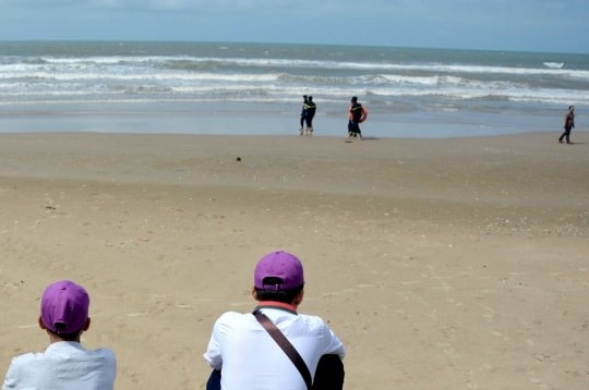 Tìm thấy thi thể 2 nạn nhân mất tích khi tắm biển ở Bình Thuận