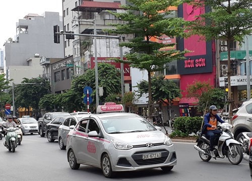 Xe hợp đồng điện tử sẽ không phải gắn hộp đèn cố định trên nóc xe