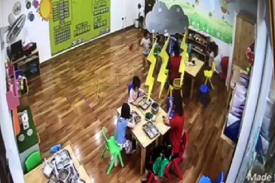 Cô giáo trường mầm non ở Hà Nội nhốt trẻ trong tủ quần áo