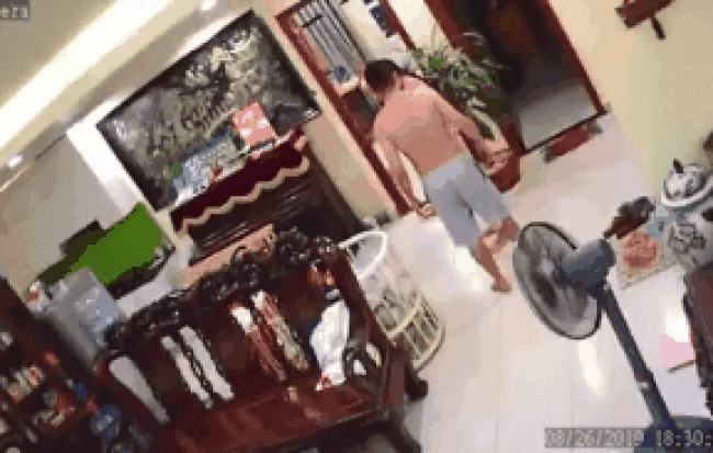 Clip chồng võ sư đánh đập vợ mới sinh dã man gây xôn xao MXH