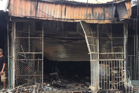 Mắc kẹt trong nhà cháy lúc rạng sáng, hai mẹ con tử vong thương tâm