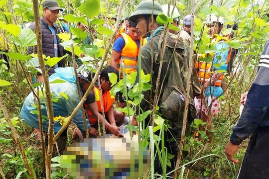 Xót xa nam sinh lớp 12 đi lấy măng bị nước lũ cuốn trôi trước ngày khai giảng