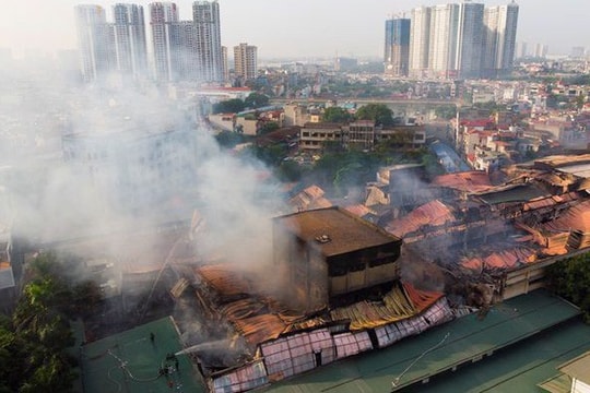 Thủ tướng chỉ đạo khẩn trương xử lý hậu quả vụ cháy tại Công ty Rạng Đông