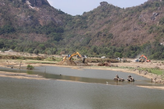 3 học sinh đuối nước thương tâm khi đi tắm hồ