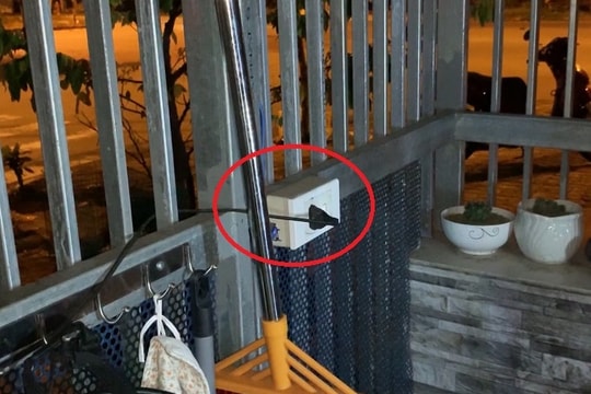 Đóng cửa lúc trời mưa, nam sinh lớp 11 bị điện giật tử vong